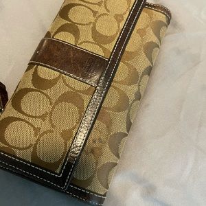Coach signature wallet